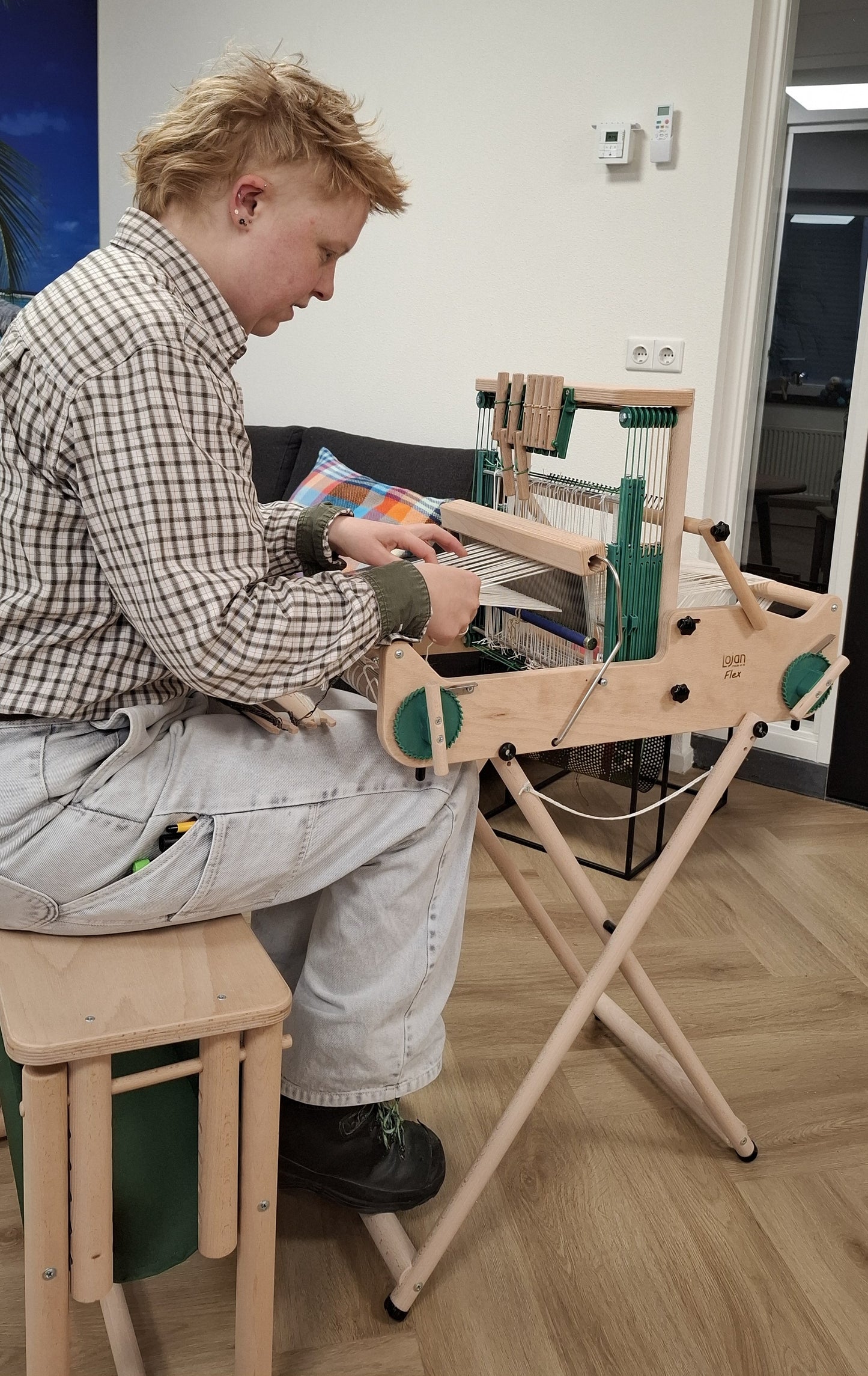 Lojan Weaving Bench